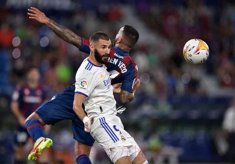 西甲-本泽马维尼修斯两人双响 皇马4-1瓦伦西亚